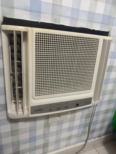 AR-CONDICIONADO DE JANELA 10.000 BTUs À VENDA