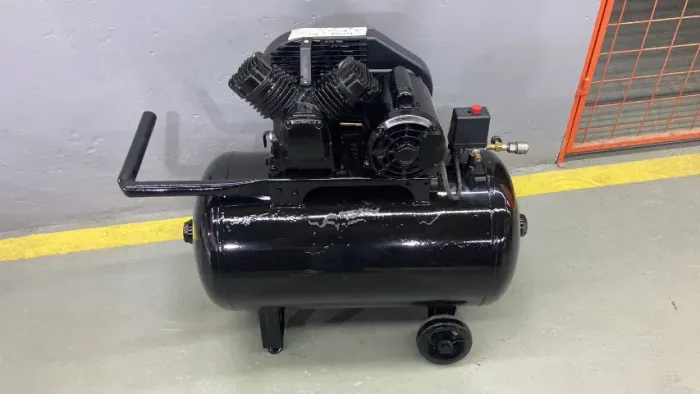 Compressor de Ar Schulz CSV10 Motor 2hp 100 litros