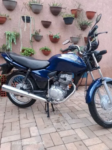 TITAN ES 2004