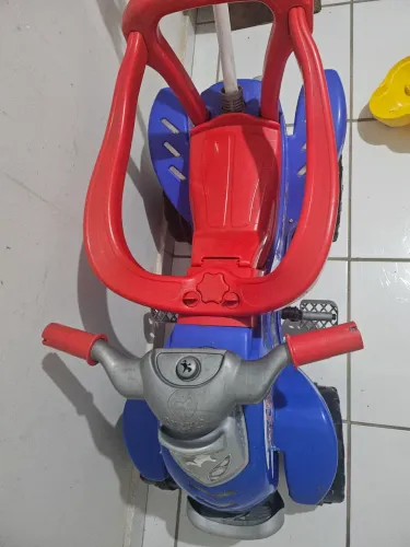 Triciclo infantil