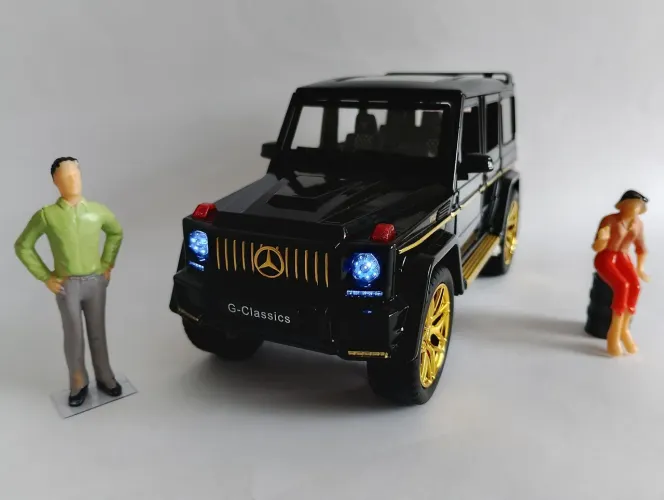 Miniatura Mercedes Bens G63 1:24 com luz de led 