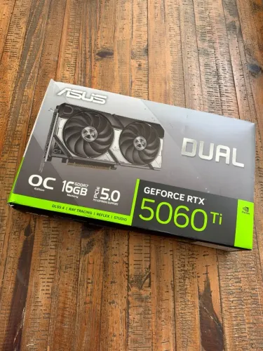 Placa de Vídeo Asus Dual RTX 5060 Ti OC 16GB GDDR7