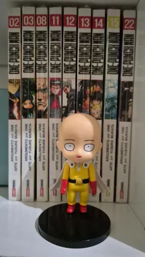 Manga do one punch man mas um Action Figure