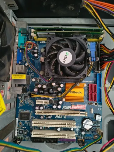 Kit Placa-Mãe ASRock N68-S + AMD Athlon + Cooler + 8GB DDR2