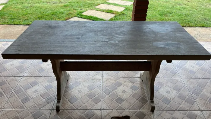 Mesa de Madeira Maciça 1,70 x 1,00 m | R$1.000