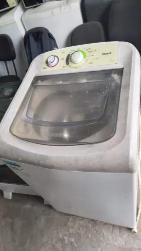 Máquina de lavar funcionando 