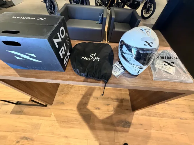 Capacete Norisk Strada II White - NOVO (PROMOÇÃO RELÂMPAGO)