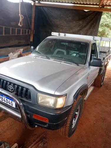 Toyota Hilux CD DX 4X4 3.0 8V 90cv Diesel 2004