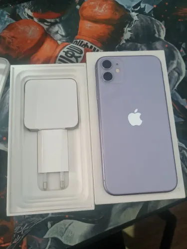 iPhone 11 128GB Roxo Usado + Acessórios Originais