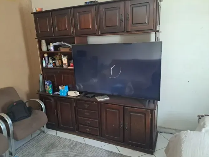 ESTANTE DE MADEIRA PARA SALA