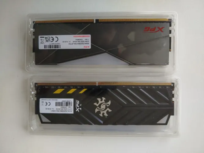 Kit 2x Memória RAM XPG 8GB DDR4 3200MHz CL16 - Novas Lacradas (16GB)<br>Descrição