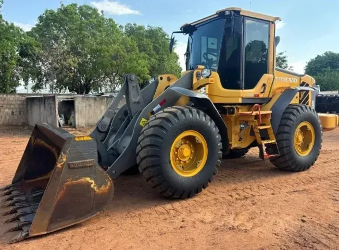 Pá Carregadeira Volvo L60F