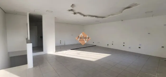Sala Comercial na Penha, banheiro, 62m², R$1.500,00