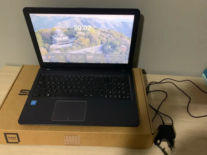     Notebook Asus Conservado - Completo com Caixa e Carregador