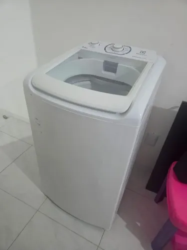 Máquina de lavar 8,5 kg semi nova 