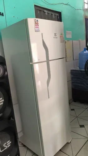Geladeira Electrolux 340 litros 