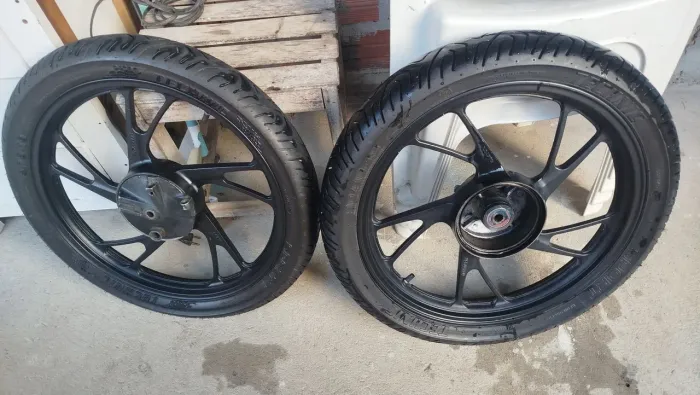 Jogo de Rodas Pé de Galinha CG Titan 125 e Fan 125 2005