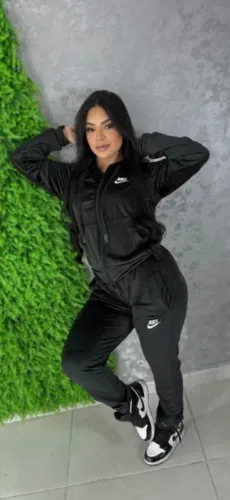 Conjunto Plush Nike feminino