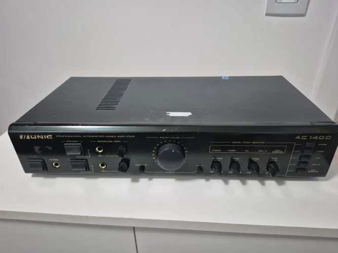 Amplificador integrado Unic AC 1400
