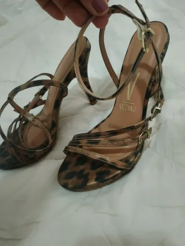 Sandália Vizzano Salto Alto Fino Animal Print 36
