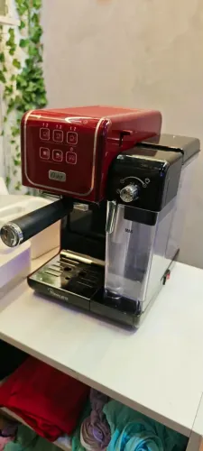 Oster PrimaLatte Touch Red Cafeteira Espresso 1050W