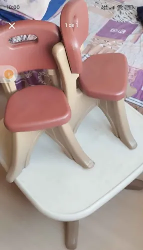 Mesa infantil com 2 cadeiras