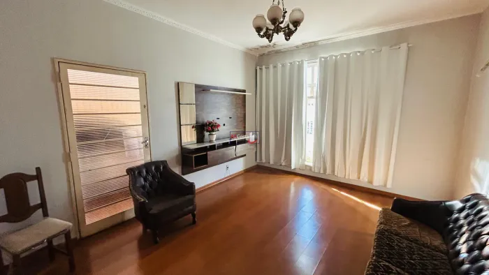 Casa para venda - CENTRO em Franca - SP