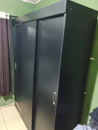 Vendo guarda roupa usado ! Em bom estado , entrega e montagem grátis 