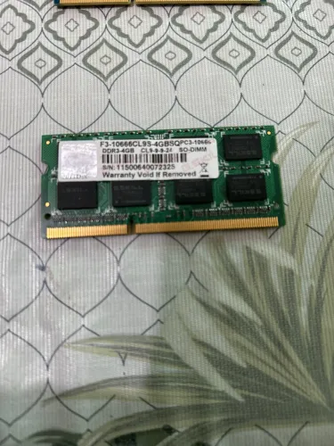 memória RAM G.Skill de 4GB DDR3 para notebook (formato SO-DIMM)