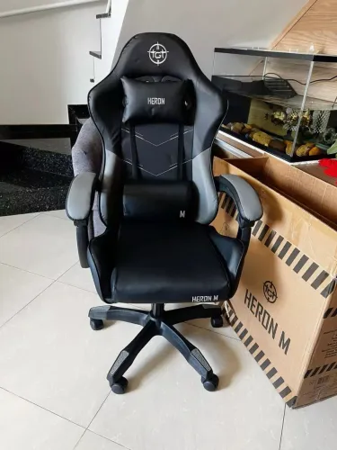Cadeira Gamer Preta e Cinza (LACRADA NA CAIXA)