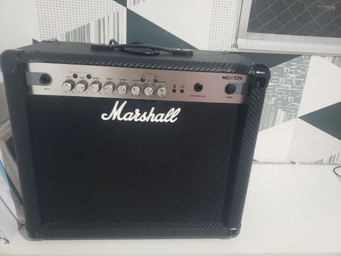 Amplificador marshall  mg  cfx 30 