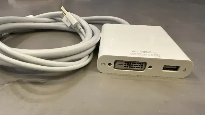 Adaptador Apple A1306 Mini DisplayPort para DVI Dual Link