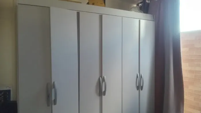 guarda roupa 6 portas e prateleira