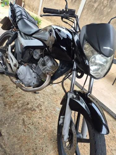 Titan 150 Preta