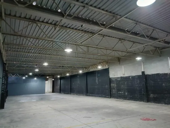 Galpão/Depósito/Armazém para aluguel tem 1000 metros quadrados