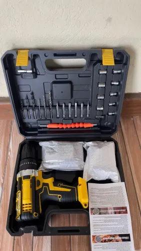Parafusadeira e Furadeira a Bateria + Maleta Completa com Acessórios