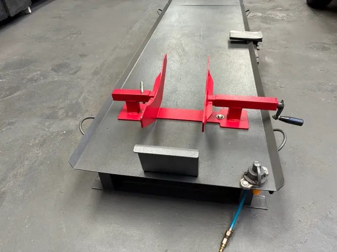 Elevador rampa para moto reforçado 400kg com suporte para pezinho da moto