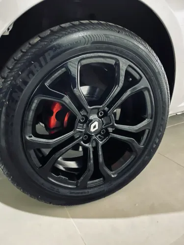 Jogo de Rodas Aro 17 Sandero RS  + Pneus Goodyear (Servem na linha Renault / 4x100)