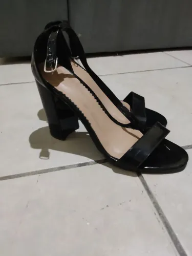 Salto alto preto