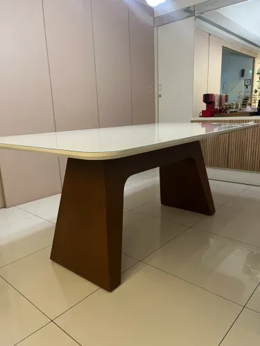 Mesa de jantar + 6 cadeiras