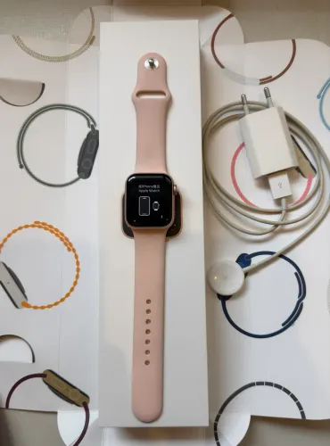 Apple Watch Series 6 40mm Gold Aluminum - Seminovo Conservado