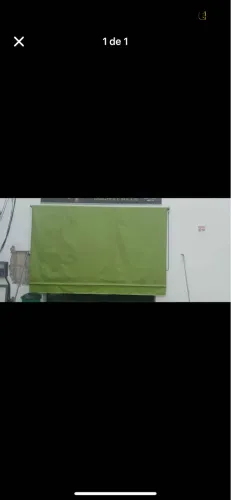Toldo 3.50 largura 2.60 comprimento usado 4 meses motor manualde levantar em aluminio 