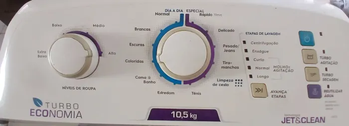 Máquina de lavar roupas 