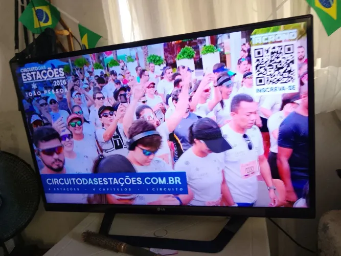 Vendo tv por motivo de mudança