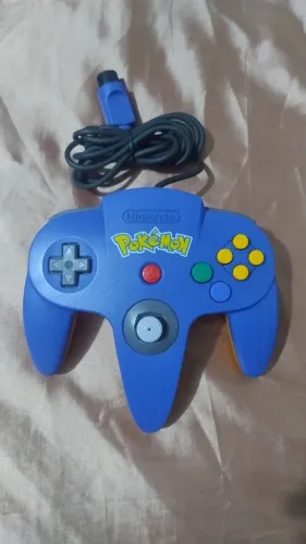 Vendo controle original 100% do Nintendo 64 versão Pikachu