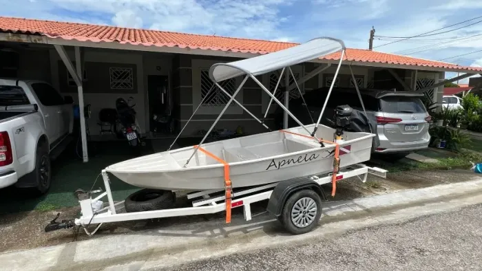 barco 3.50M com motor de 6.5HP Partida eletrica