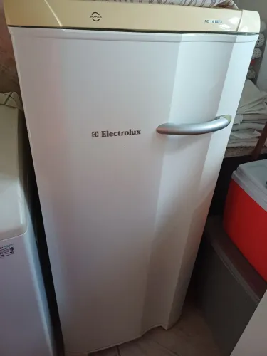 Freezer Vertical Electrolux 145 litros