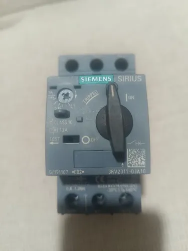 Disjuntor Siemens Sirius modelo 3RV2011 OJA10