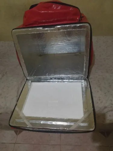 Beg de entrega poucas vezes usada em ótimo estado : 120 REAIS$
