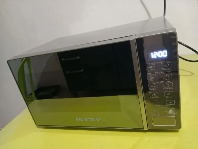 Micro-ondas Brastemp 20L Espelhado Inox (220V) - Estado de Novo!